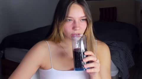 Snapshot of bunny_bonny chatting on 11/01/25, 07:49 Alice online show from 11/01/25, 07:49