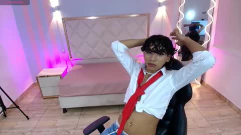 Snapshot of bunny_tay1 chatting on 12/18/25, 12:11 Bunny online show from 12/18/25, 12:11