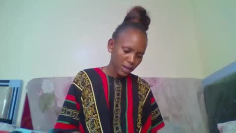 bunnydiva_ online show from 12/17/25, 06:36