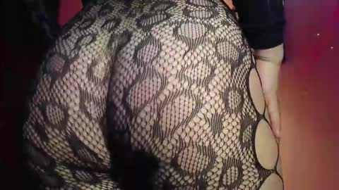 bunnyEmilyR0s33 online show from 12/23/25, 07:50