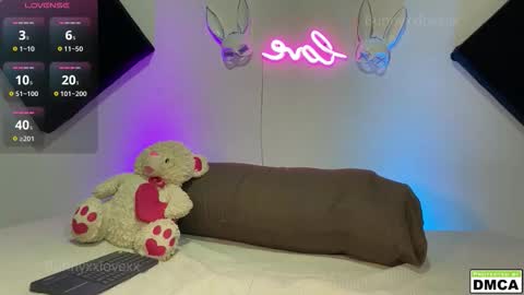  MARY BUNNY  online show from 12/14/25, 07:58