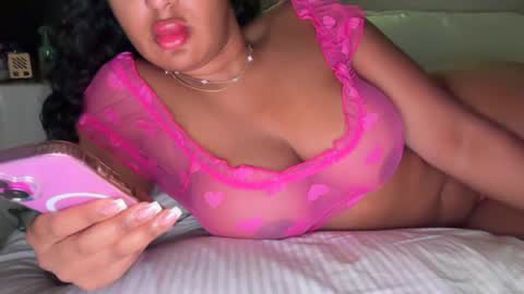 Snapshot of bunsbunnyprincess chatting on 07/27/26, 02:02 Buns Bunny Princess online show from 07/27/26, 02:02