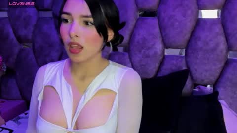 burbuja pink  online show from 03/18/26, 03:20