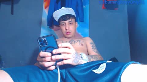 Snapshot of burningboyy chatting on 02/19/26, 11:28 independiente online show from 02/19/26, 11:28