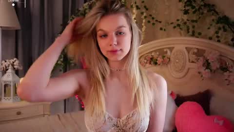 Jessica online show from 11/11/25, 03:23