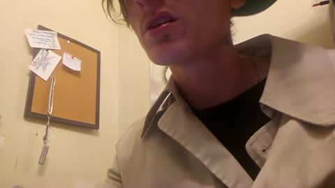 Snapshot of burntbuns710 chatting on 12/11/24, 06:58 LostSingledad online show from 12/11/24, 06:58