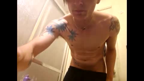 Snapshot of burntbuns710 chatting on 01/01/25, 03:02 LostSingledad online show from 01/01/25, 03:02