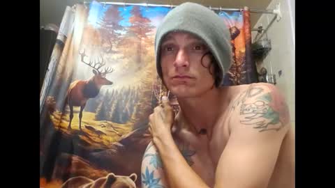 Snapshot of burntbuns710 chatting on 09/17/25, 11:01 LostSingledad online show from 09/17/25, 11:01