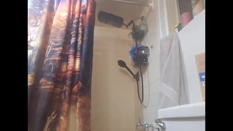 Snapshot of burntbuns710 chatting on 11/11/25, 07:41 LostSingledad online show from 11/11/25, 07:41