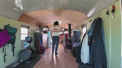 busbuddies online show from 04/27/26, 02:59