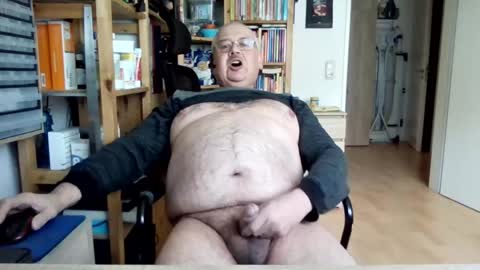 busi online show from 04/14/26, 01:06