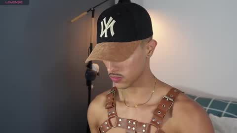 Buster independent model online show from 10/11/25, 01:31