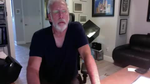 Snapshot of bustinout99 chatting on 07/25/26, 01:52 afternoon wood online show from 07/25/26, 01:52