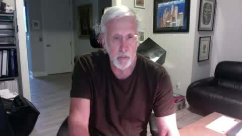 Snapshot of bustinout99 chatting on 08/02/26, 07:23 afternoon wood online show from 08/02/26, 07:23