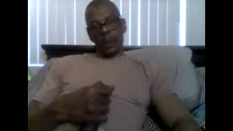 Busturgutzgd1 online show from 02/22/25, 03:36