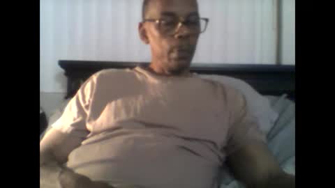 Busturgutzgd1 online show from 02/27/25, 05:56