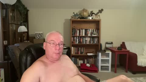 Snapshot of bustyballs100 chatting on 10/07/25, 01:19 bustyballs100 online show from 10/07/25, 01:19