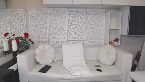 Maggie online show from 09/20/25, 01:01