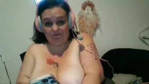 bustymilf94 online show from 02/03/26, 09:09