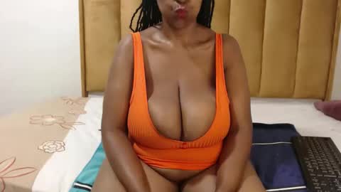 bustytessa37 online show from 02/05/26, 03:55