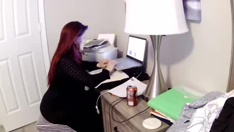 busybee83 online show from 11/18/25, 06:23