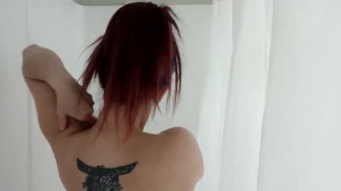 busybee83 online show from 01/12/26, 06:07