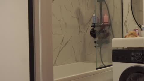 butteflai online show from 04/01/26, 01:41