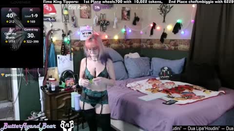 Butterfly and Bear online show from 01/12/25, 05:13