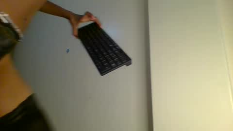 Snapshot of buttter_cup chatting on 09/24/25, 05:44 Claudia online show from 09/24/25, 05:44