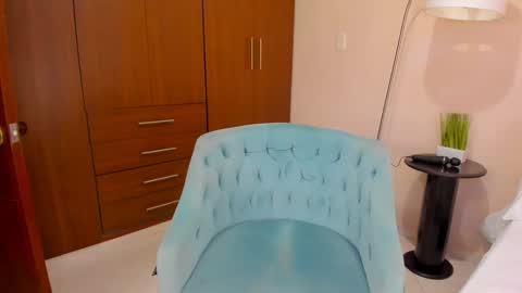 Snapshot of buunnyyhot chatting on 03/03/25, 02:37 Rosse online show from 03/03/25, 02:37