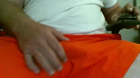 Snapshot of bwc44u chatting on 09/16/25, 07:59 bwc44u online show from 09/16/25, 07:59