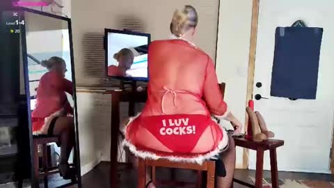 Bee and John online show from 12/17/25, 01:55