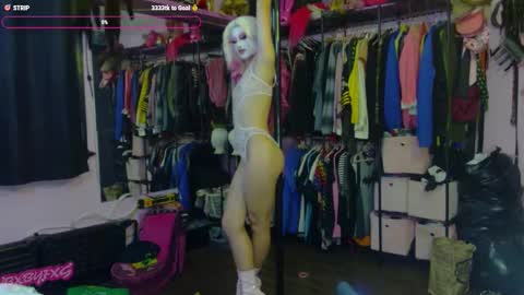 Snapshot of bxbyfxgaa chatting on 09/29/25, 01:55 BxBYFxG online show from 09/29/25, 01:55