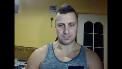 Snapshot of bzykacz1988 chatting on 10/17/25, 04:42 bzykacz1988 online show from 10/17/25, 04:42