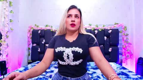 Carolina online show from 09/16/25, 03:07