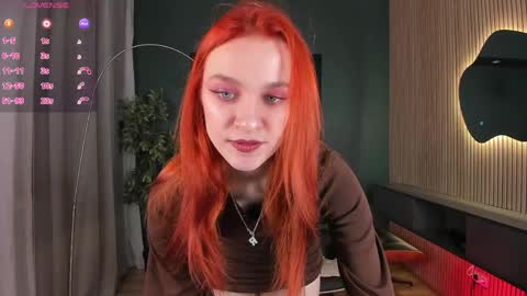 Snapshot of c_moonie_ chatting on 05/27/26, 08:50 Polly online show from 05/27/26, 08:50