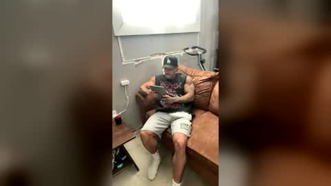 Snapshot of cadenhunterr chatting on 07/11/26, 03:04 cadenhunterr online show from 07/11/26, 03:04