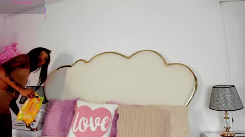 Cahitlin  online show from 10/28/25, 07:23