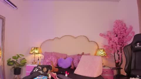 Snapshot of cahitlinbel chatting on 07/07/26, 05:54 Cahitlin online show from 07/07/26, 05:54