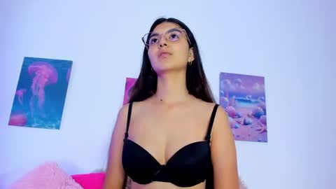 Snapshot of cailin_dione chatting on 04/18/26, 03:21 cailin_dione online show from 04/18/26, 03:21