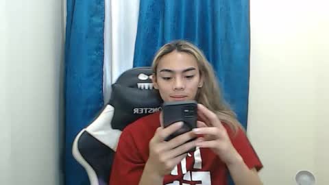caitessa_bellemoir online show from 03/26/26, 08:47