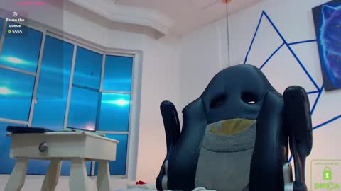 Snapshot of calavalerio chatting on 12/15/24, 04:18 Valerio online show from 12/15/24, 04:18