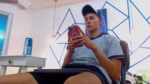 Snapshot of calavalerio chatting on 12/17/24, 08:10 Valerio online show from 12/17/24, 08:10