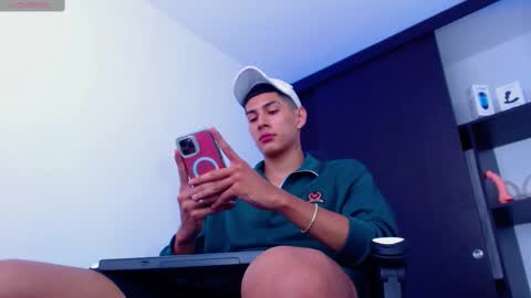 Snapshot of calavalerio chatting on 02/12/25, 06:30 Valerio online show from 02/12/25, 06:30