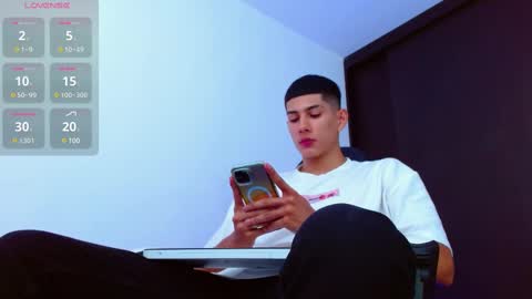 Snapshot of calavalerio chatting on 02/21/25, 07:43 Valerio online show from 02/21/25, 07:43