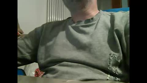Snapshot of caldoski chatting on 11/21/25, 09:24 caldoski online show from 11/21/25, 09:24