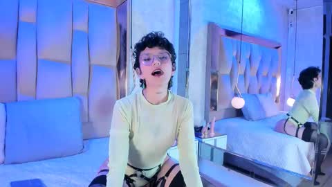 Snapshot of calioperoux chatting on 02/22/26, 08:40 Caliope online show from 02/22/26, 08:40