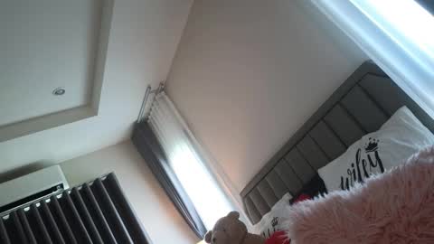 Call Me Linda online show from 10/26/25, 02:39