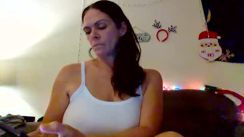 Snapshot of calli_girl420 chatting on 01/02/25, 03:48 Calli online show from 01/02/25, 03:48