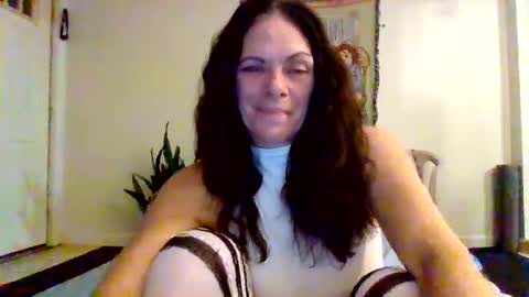 Snapshot of calli_girl420 chatting on 01/03/25, 04:11 Calli online show from 01/03/25, 04:11